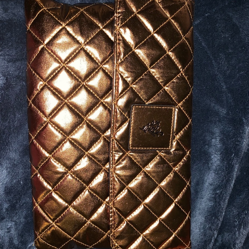 Younqiue Gold clutch